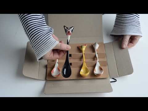 video of uboxing of four pottery dog spoon gifts