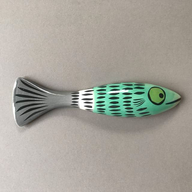 Wall-Mounted Slim Fish Ornament in Green with Spots