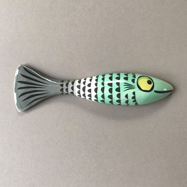 Wall-Mounted Slim Fish Ornament in Green with Spots